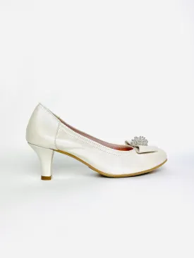 Le Babe - 3047 Ivory leather Cluster Court shoe with a Kitten heel*