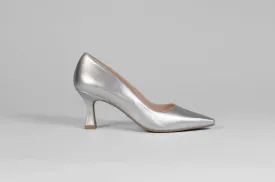 Lodi - Jona Silver Leather Court with a Kitten heel*
