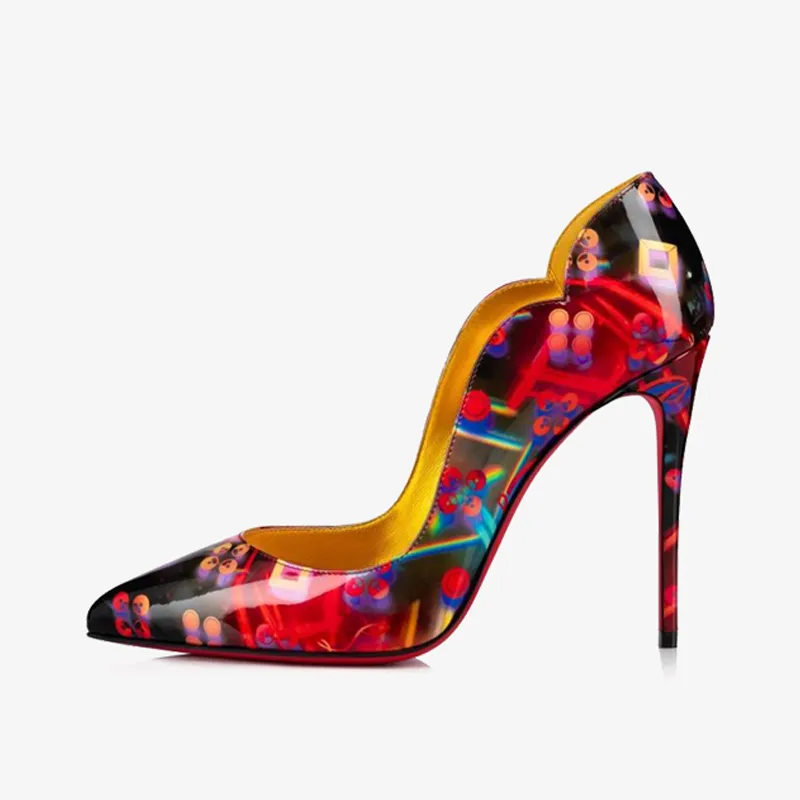 Multicolor Patent Pumps with V-Shaped Notches