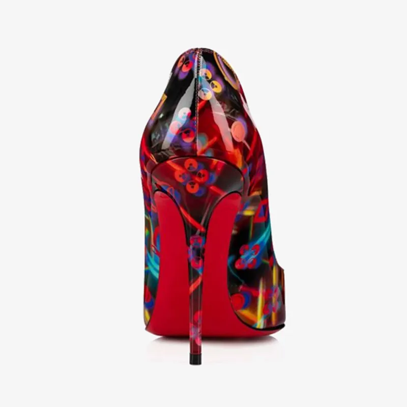 Multicolor Patent Pumps with V-Shaped Notches