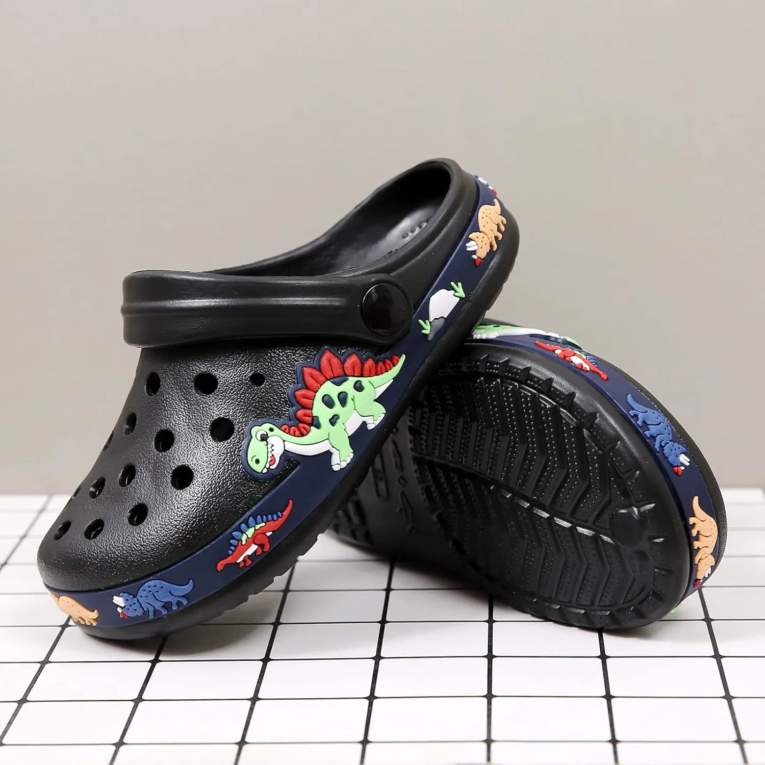 SECHRITE Kids Fur Lined Clogs Garden Shoes for Boys Girls Toddler Cartoon Sandals with Removable Fleece Lined Winter Warm Indoor Outdoor Home Slippers Non-Slip Sole