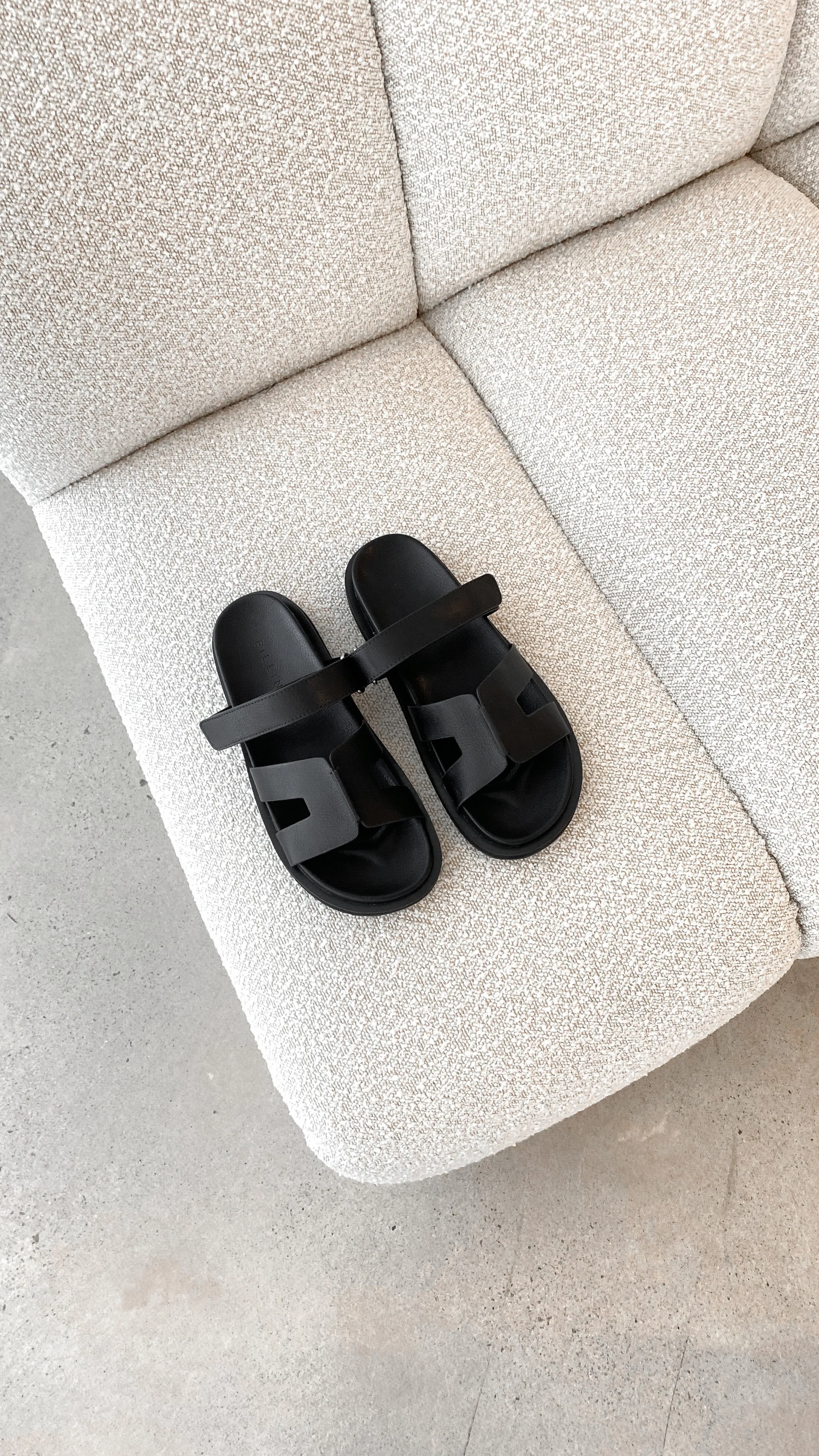 Theon Slides - Black